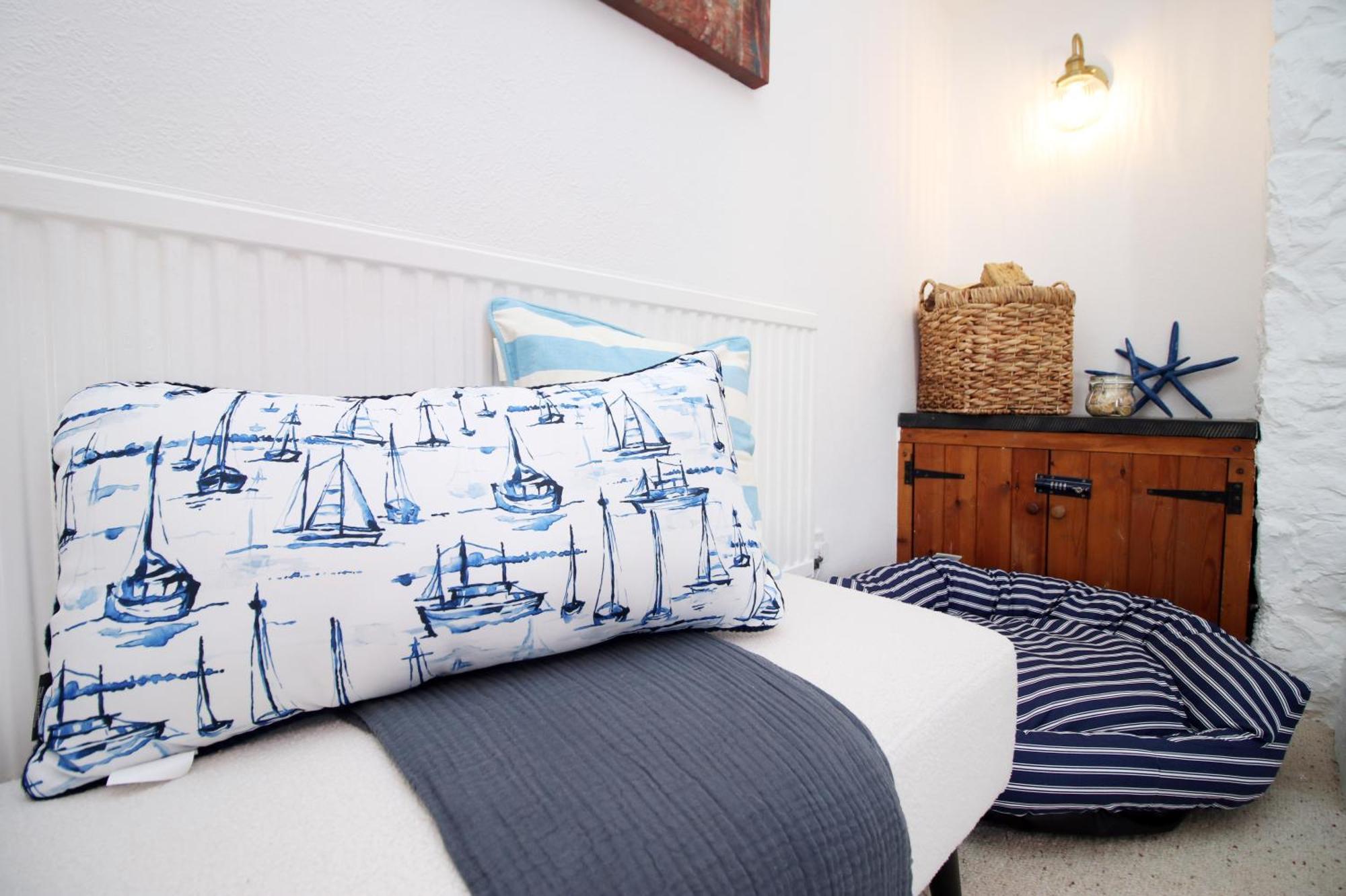 Little Gem In The Mumbles! Fishermans Cottage With Log Burner, Dog Friendly And Welcome Breakfast Hamper! Exterior photo