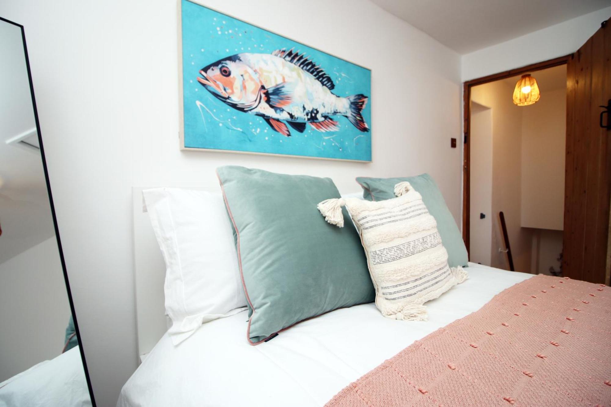 Little Gem In The Mumbles! Fishermans Cottage With Log Burner, Dog Friendly And Welcome Breakfast Hamper! Exterior photo