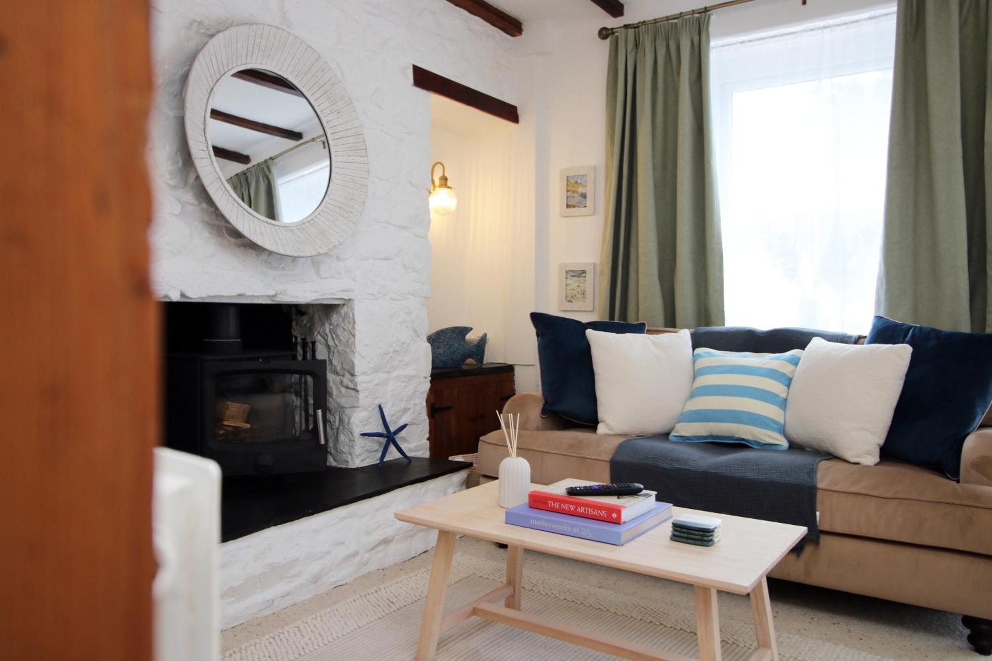Little Gem In The Mumbles! Fishermans Cottage With Log Burner, Dog Friendly And Welcome Breakfast Hamper! Exterior photo